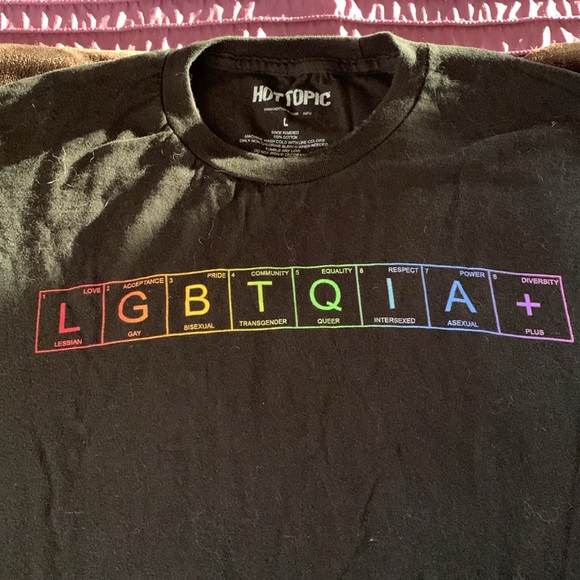 Hot Topic Unisex LGBTQ tshirt - Picture 1 of 6